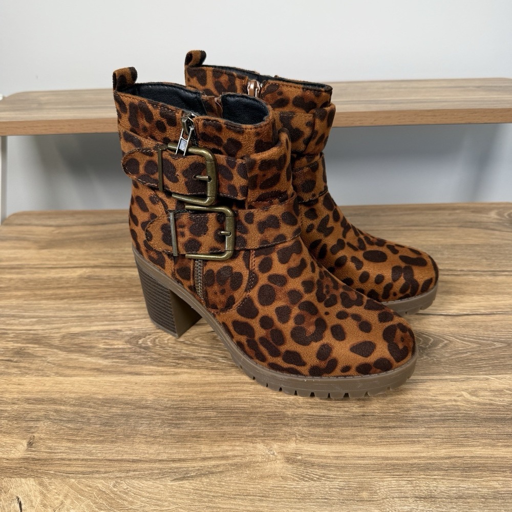 NWT Mudd Ryder Buckle Ankle Combat Heel Boot Animal Print Women's Size 6